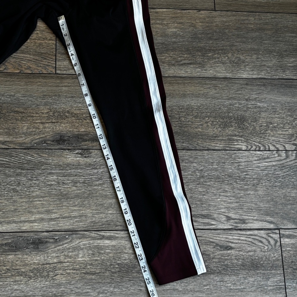 Athleta Crunch Colorblock 7/8 Length Tight Leggings Supersonic Black Burgundy S - Picture 10 of 13